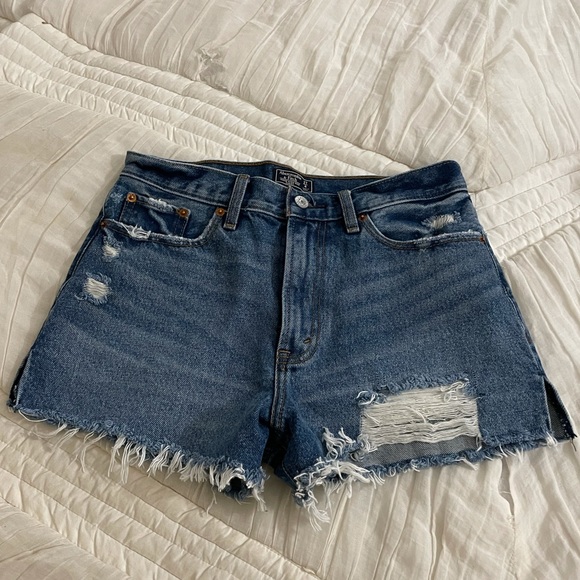 Abercrombie & Fitch High Rise Shorts - Picture 1 of 3